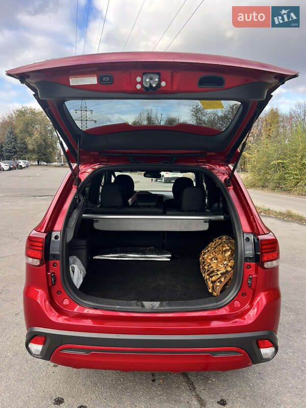 Внедорожник / Кроссовер Mitsubishi Outlander 2021 в Днепре