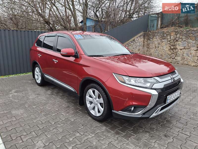 Позашляховик / Кросовер Mitsubishi Outlander 2019 в Вінниці
