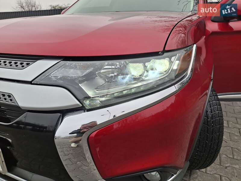 Позашляховик / Кросовер Mitsubishi Outlander 2019 в Вінниці