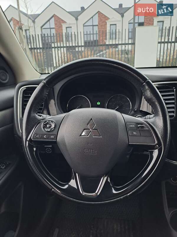 Внедорожник / Кроссовер Mitsubishi Outlander 2016 в Белой Церкви фото 20 Внедорожник / Кроссовер Mitsubishi Outlander 2016 в Белой Церкви