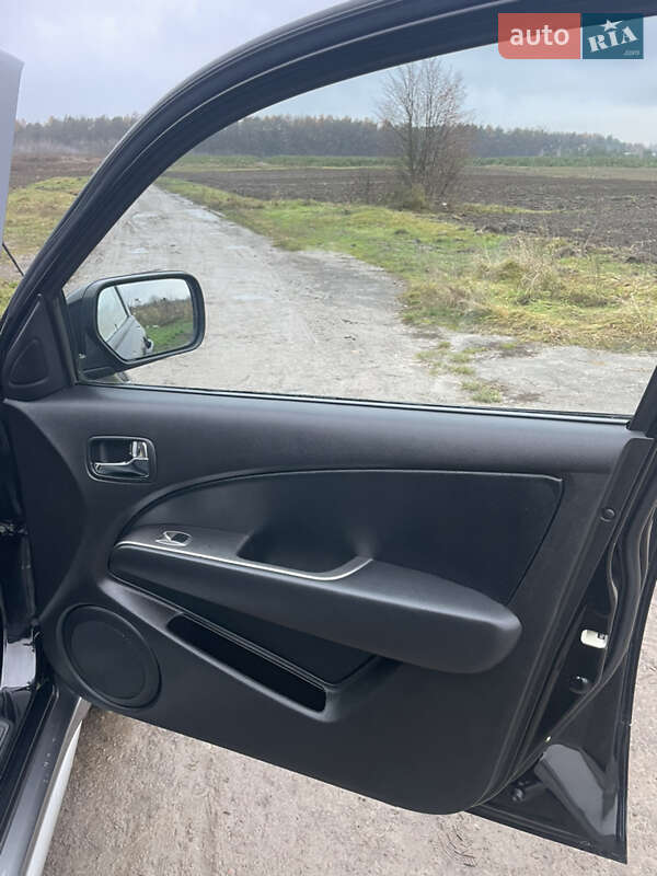 Внедорожник / Кроссовер Mitsubishi Outlander 2006 в Ровно