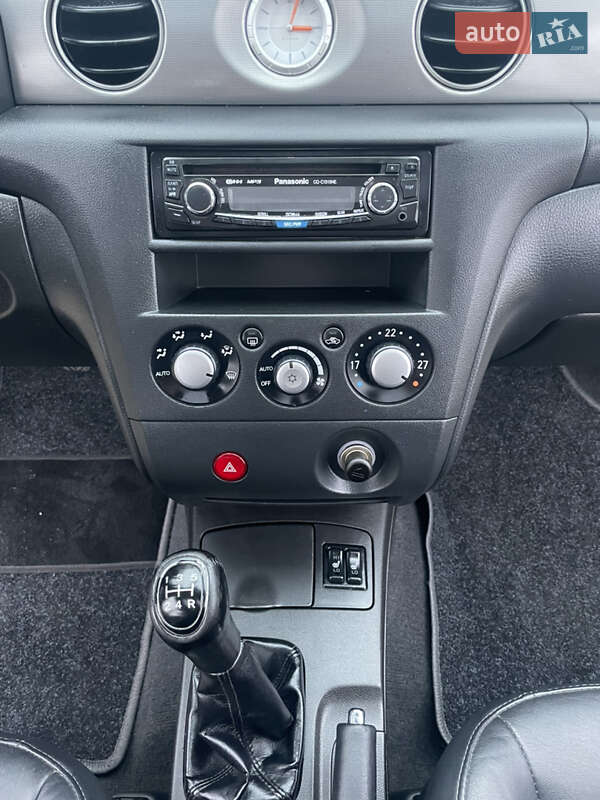 Внедорожник / Кроссовер Mitsubishi Outlander 2006 в Ровно