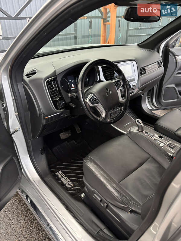 Внедорожник / Кроссовер Mitsubishi Outlander 2018 в Харькове