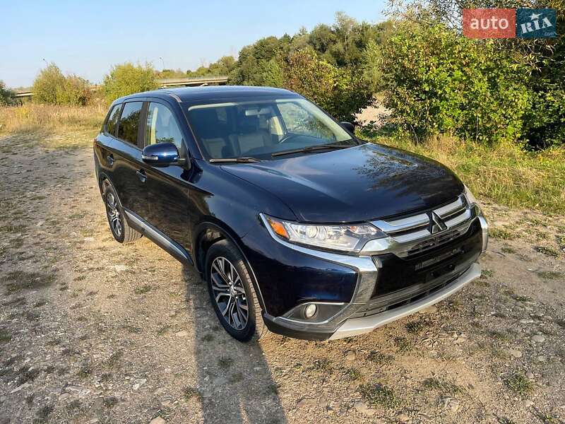 Позашляховик / Кросовер Mitsubishi Outlander 2017 в Богородчанах
