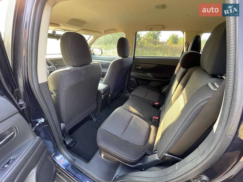 Позашляховик / Кросовер Mitsubishi Outlander 2017 в Богородчанах