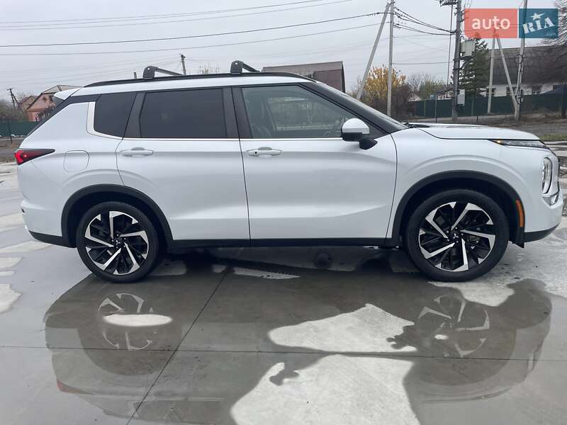 Внедорожник / Кроссовер Mitsubishi Outlander 2021 в Киеве фото 6 Внедорожник / Кроссовер Mitsubishi Outlander 2021 в Киеве