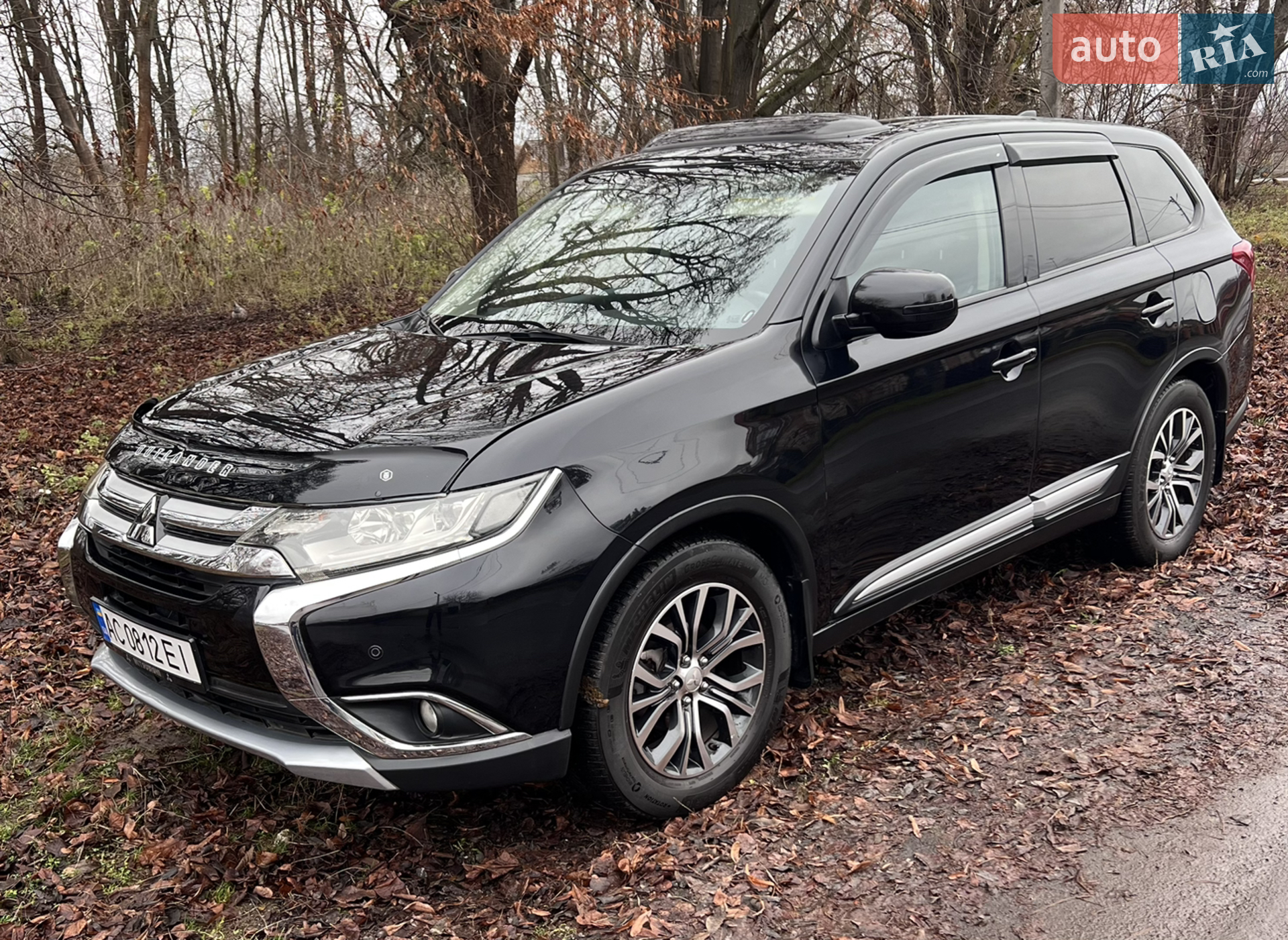 2017 Mitsubishi Outlander - фото 1