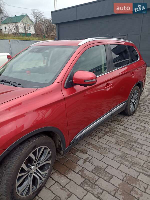 Внедорожник / Кроссовер Mitsubishi Outlander 2016 в Малине фото 6 Внедорожник / Кроссовер Mitsubishi Outlander 2016 в Малине