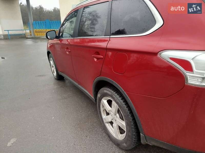 Внедорожник / Кроссовер Mitsubishi Outlander 2014 в Шепетовке