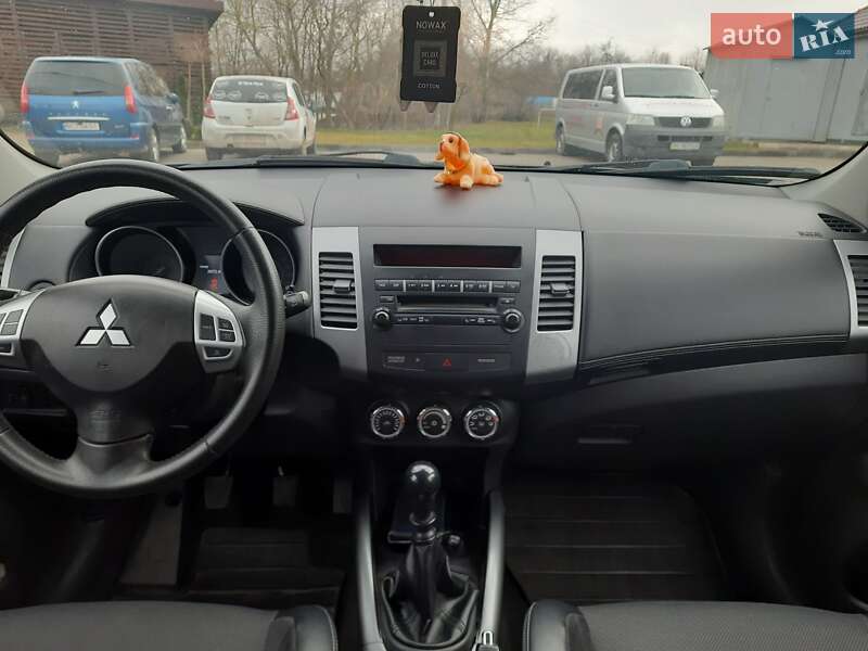 Внедорожник / Кроссовер Mitsubishi Outlander 2009 в Золочеве