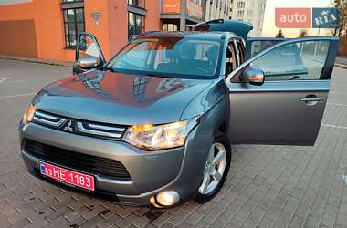 Позашляховик / Кросовер Mitsubishi Outlander 2013 в Львові