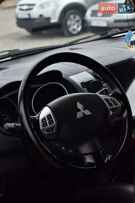Позашляховик / Кросовер Mitsubishi Outlander 2008 в Кривому Розі фото 12 Позашляховик / Кросовер Mitsubishi Outlander 2008 в Кривому Розі