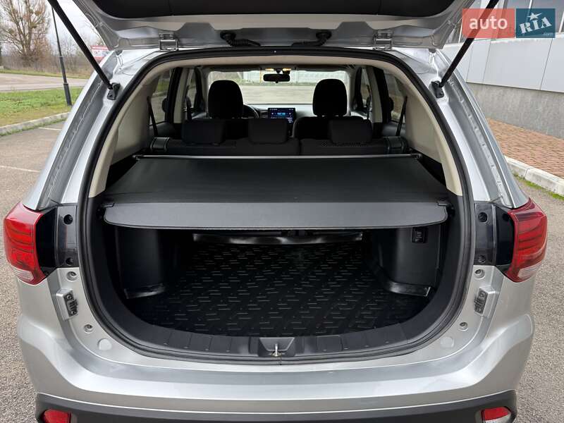 Позашляховик / Кросовер Mitsubishi Outlander 2017 в Білій Церкві