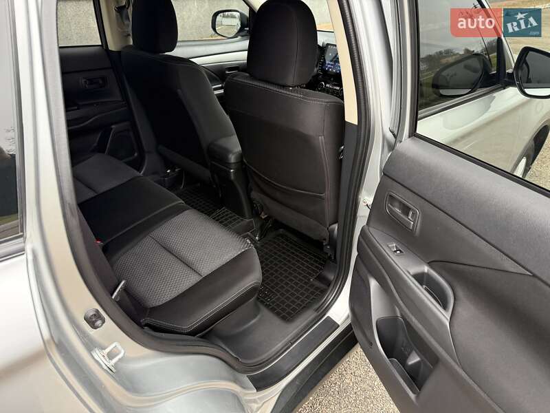 Позашляховик / Кросовер Mitsubishi Outlander 2017 в Білій Церкві