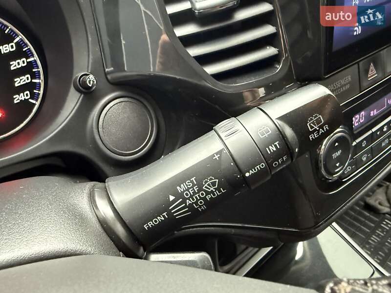 Позашляховик / Кросовер Mitsubishi Outlander 2017 в Білій Церкві