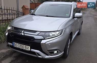 Позашляховик / Кросовер Mitsubishi Outlander 2020 в Тернополі