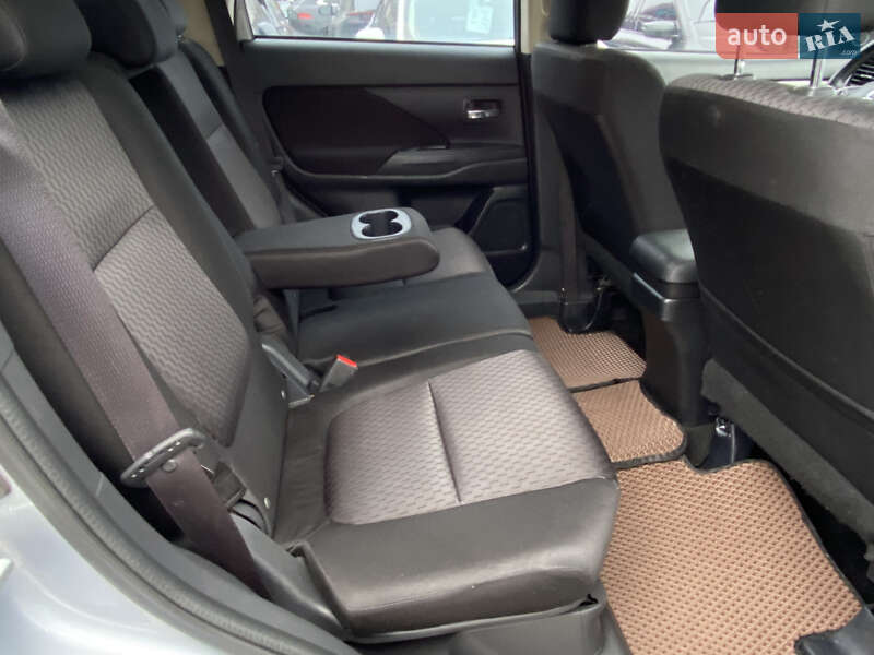 Позашляховик / Кросовер Mitsubishi Outlander 2012 в Києві фото 26 Позашляховик / Кросовер Mitsubishi Outlander 2012 в Києві