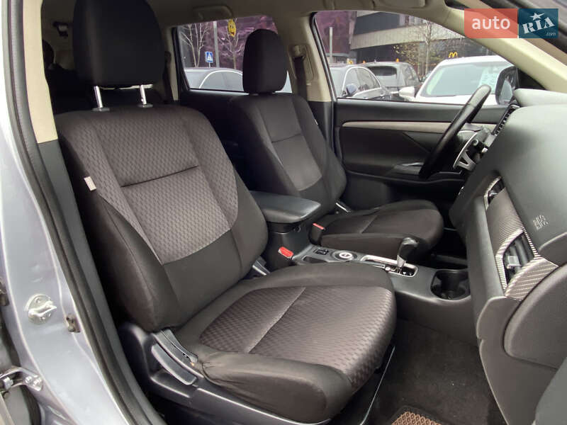 Позашляховик / Кросовер Mitsubishi Outlander 2012 в Києві фото 25 Позашляховик / Кросовер Mitsubishi Outlander 2012 в Києві