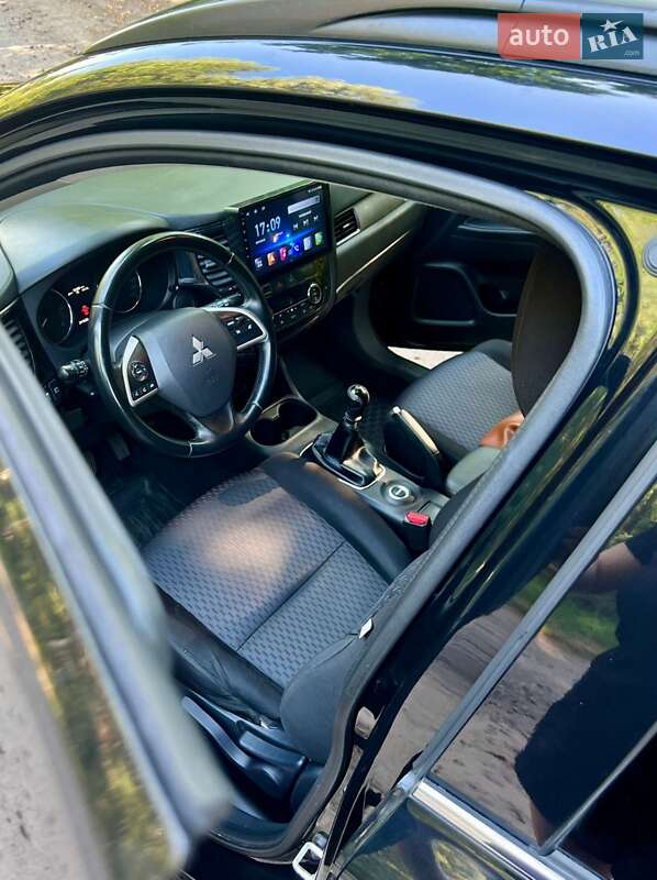 Позашляховик / Кросовер Mitsubishi Outlander 2012 в Батурині фото 24 Позашляховик / Кросовер Mitsubishi Outlander 2012 в Батурині