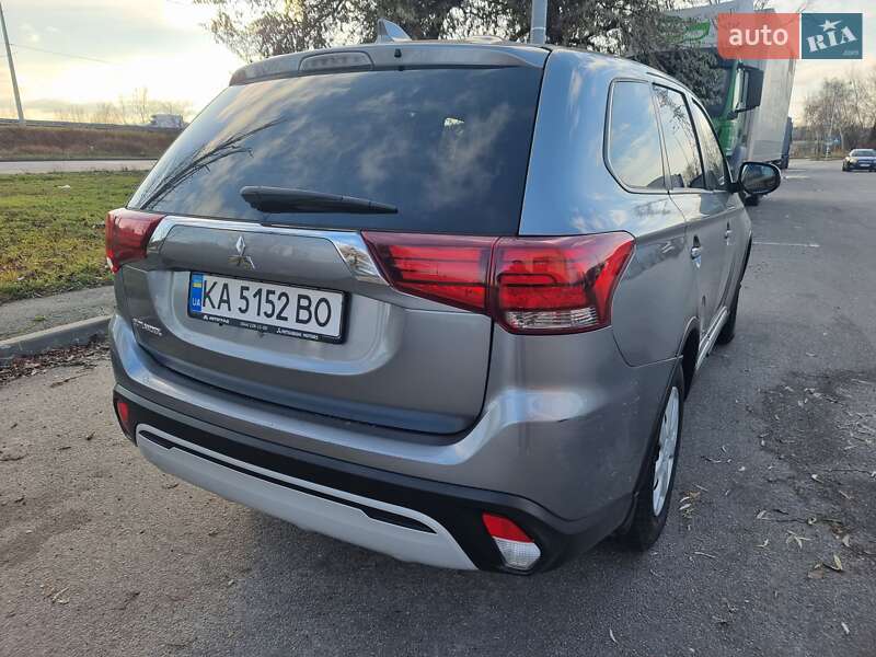 Внедорожник / Кроссовер Mitsubishi Outlander 2020 в Ирпене фото 5 Внедорожник / Кроссовер Mitsubishi Outlander 2020 в Ирпене
