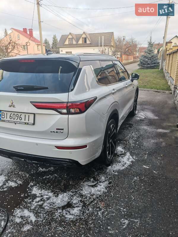 Позашляховик / Кросовер Mitsubishi Outlander 2023 в Полтаві фото 18 Позашляховик / Кросовер Mitsubishi Outlander 2023 в Полтаві