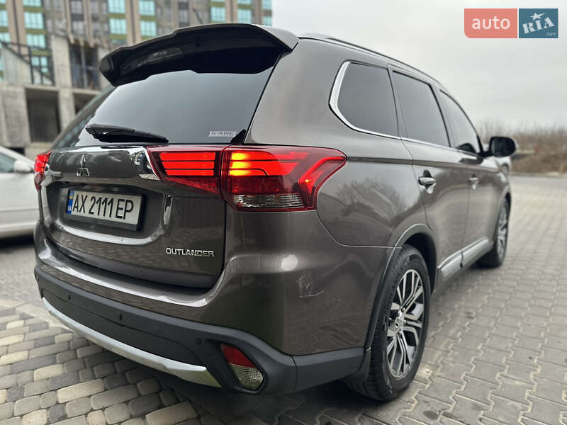 Внедорожник / Кроссовер Mitsubishi Outlander 2016 в Киеве фото 8 Внедорожник / Кроссовер Mitsubishi Outlander 2016 в Киеве