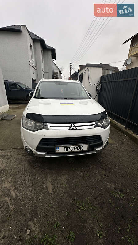 Mitsubishi Outlander 2014