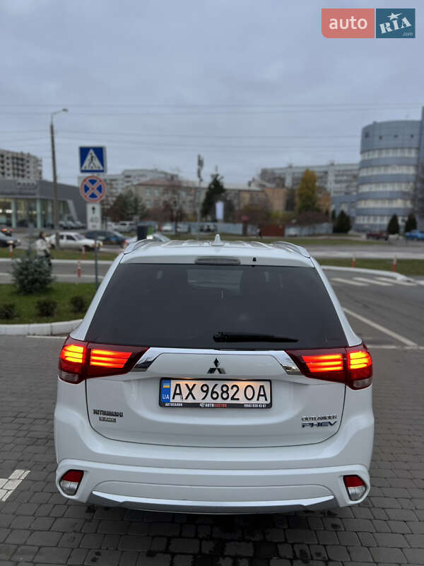 Внедорожник / Кроссовер Mitsubishi Outlander 2018 в Харькове фото 5 Внедорожник / Кроссовер Mitsubishi Outlander 2018 в Харькове