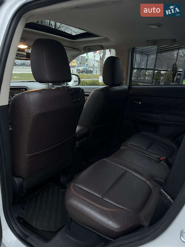 Внедорожник / Кроссовер Mitsubishi Outlander 2018 в Харькове фото 14 Внедорожник / Кроссовер Mitsubishi Outlander 2018 в Харькове