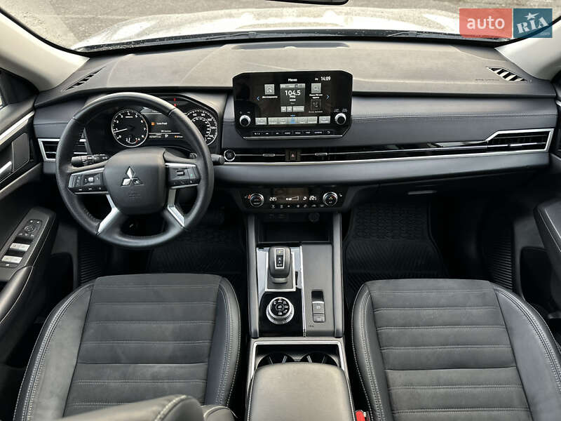 Позашляховик / Кросовер Mitsubishi Outlander 2023 в Харкові фото 16 Позашляховик / Кросовер Mitsubishi Outlander 2023 в Харкові