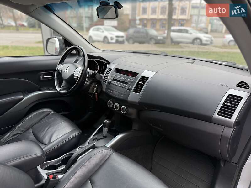 Внедорожник / Кроссовер Mitsubishi Outlander 2007 в Киеве фото 13 Внедорожник / Кроссовер Mitsubishi Outlander 2007 в Киеве