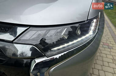 Позашляховик / Кросовер Mitsubishi Outlander 2019 в Львові
