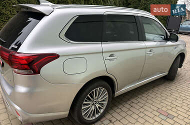 Позашляховик / Кросовер Mitsubishi Outlander 2019 в Львові