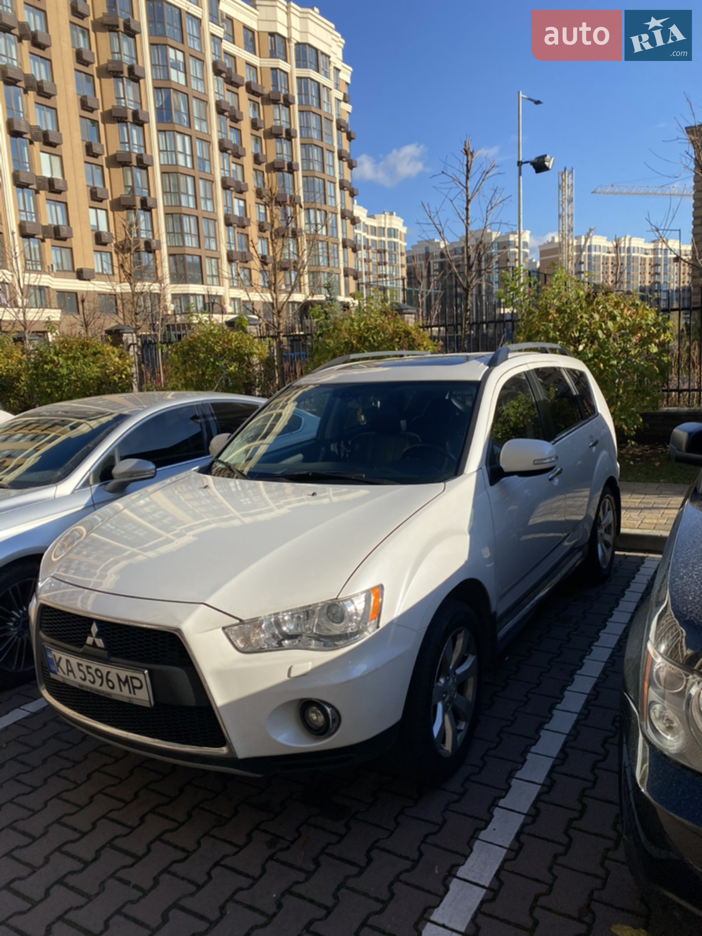 2011 Mitsubishi Outlander - фото 1