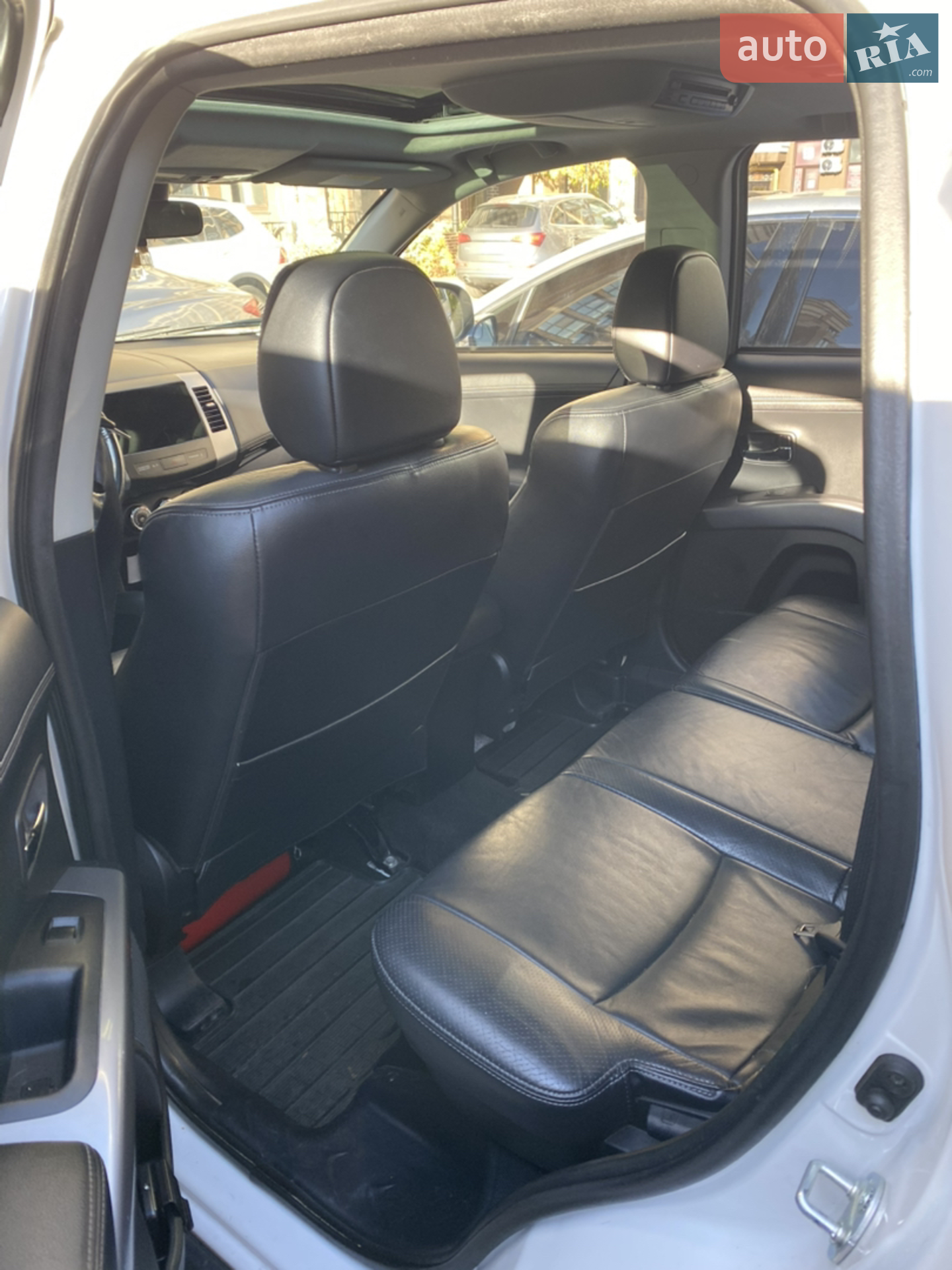 2011 Mitsubishi Outlander - мініатюра 12