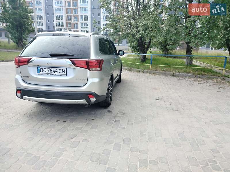 Внедорожник / Кроссовер Mitsubishi Outlander 2018 в Тернополе фото 4 Внедорожник / Кроссовер Mitsubishi Outlander 2018 в Тернополе