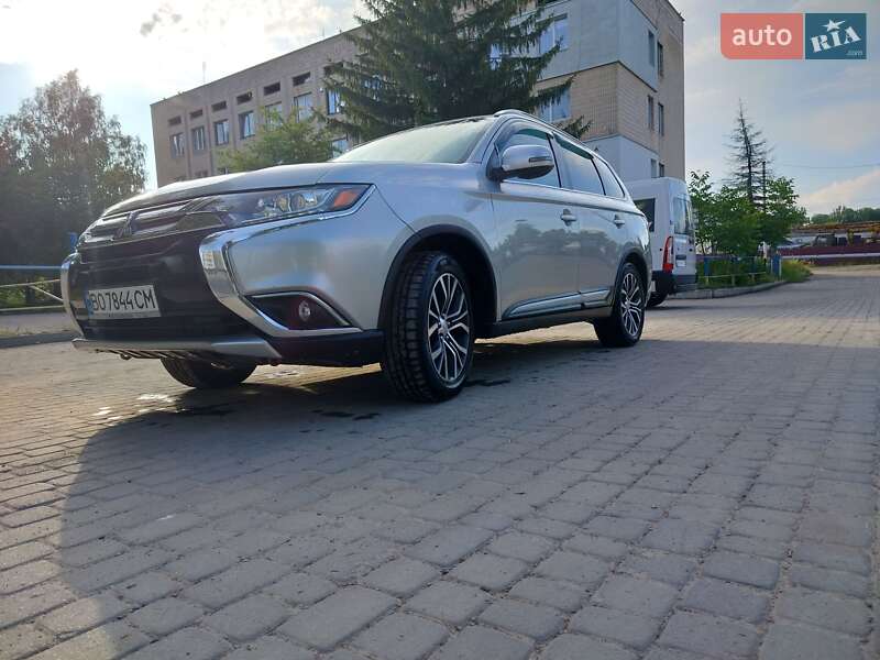 Внедорожник / Кроссовер Mitsubishi Outlander 2018 в Тернополе фото 12 Внедорожник / Кроссовер Mitsubishi Outlander 2018 в Тернополе