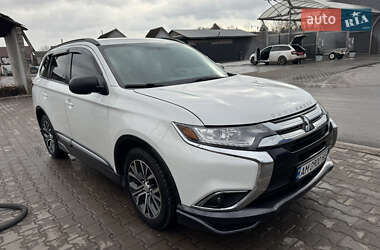 Позашляховик / Кросовер Mitsubishi Outlander 2015 в Житомирі