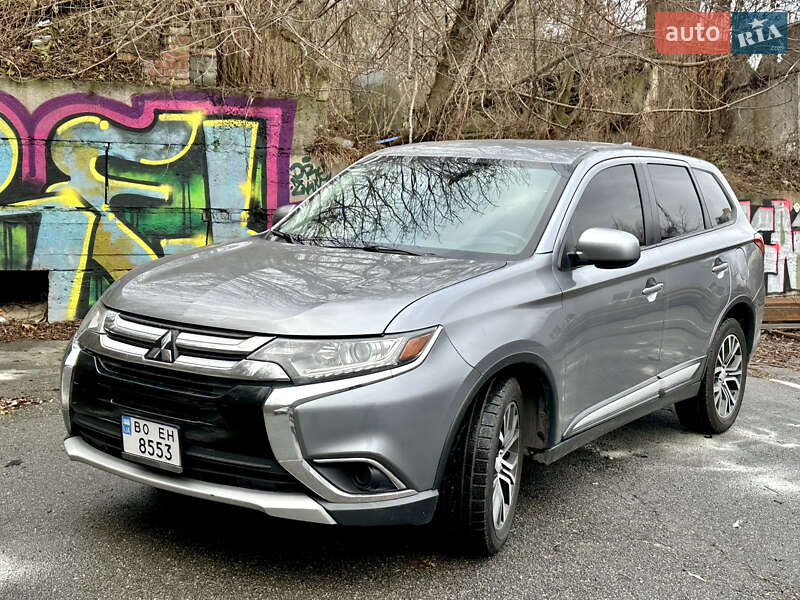 Mitsubishi Outlander 2016