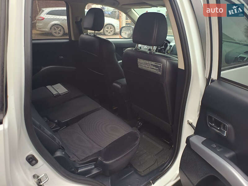 Внедорожник / Кроссовер Mitsubishi Outlander 2013 в Тернополе фото 25 Внедорожник / Кроссовер Mitsubishi Outlander 2013 в Тернополе