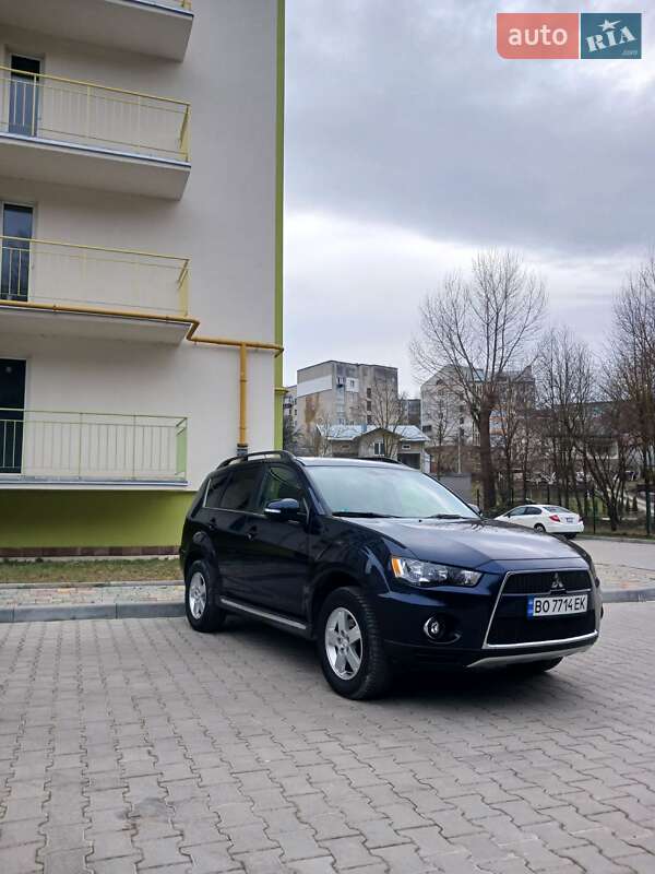 Позашляховик / Кросовер Mitsubishi Outlander 2010 в Тернополі фото 4 Позашляховик / Кросовер Mitsubishi Outlander 2010 в Тернополі