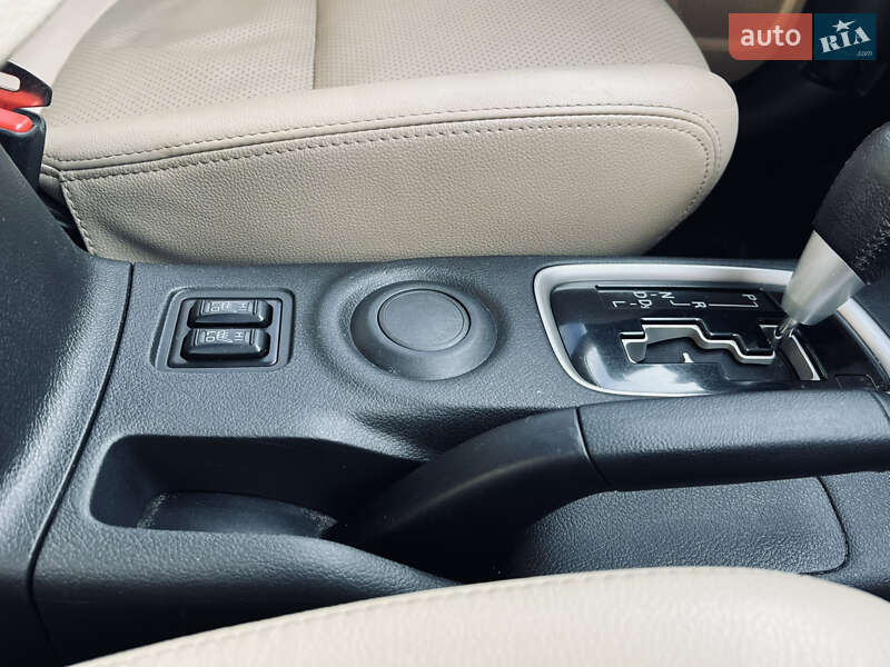 Внедорожник / Кроссовер Mitsubishi Outlander 2015 в Одессе фото 42 Внедорожник / Кроссовер Mitsubishi Outlander 2015 в Одессе