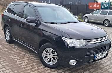 Позашляховик / Кросовер Mitsubishi Outlander 2014 в Львові