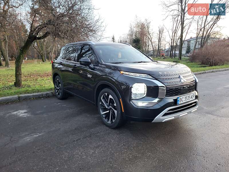 Позашляховик / Кросовер Mitsubishi Outlander 2022 в Львові