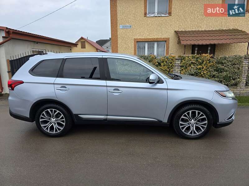 Внедорожник / Кроссовер Mitsubishi Outlander 2017 в Тернополе фото 13 Внедорожник / Кроссовер Mitsubishi Outlander 2017 в Тернополе