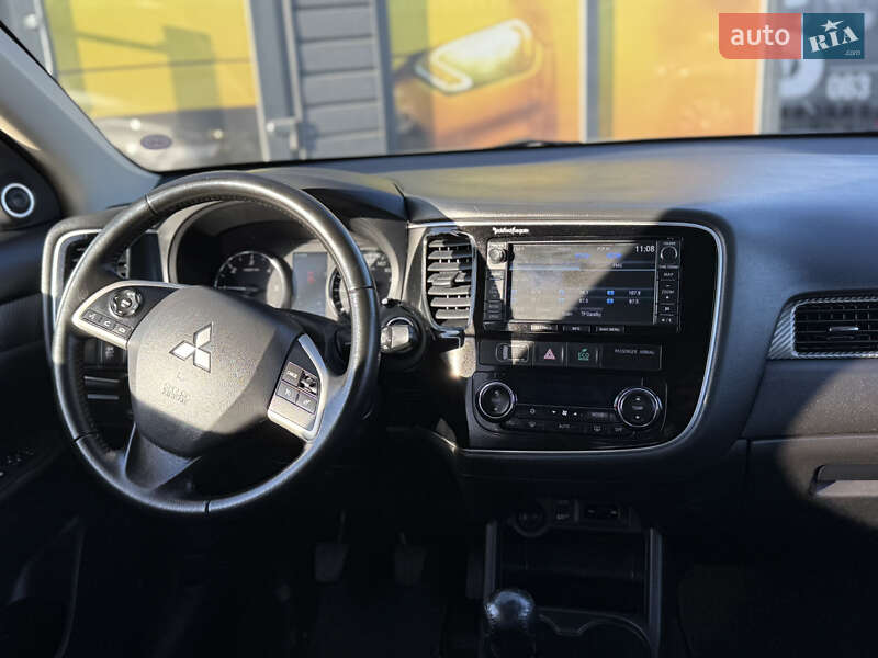 Внедорожник / Кроссовер Mitsubishi Outlander 2013 в Стрые фото 36 Внедорожник / Кроссовер Mitsubishi Outlander 2013 в Стрые