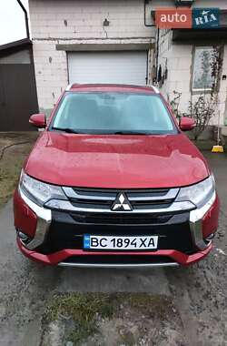 Позашляховик / Кросовер Mitsubishi Outlander 2018 в Нетішині