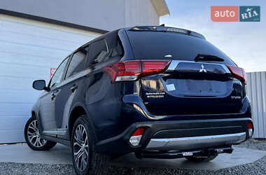 Внедорожник / Кроссовер Mitsubishi Outlander 2017 в Дрогобыче