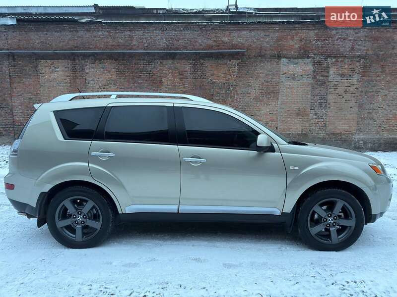 Внедорожник / Кроссовер Mitsubishi Outlander 2007 в Ахтырке