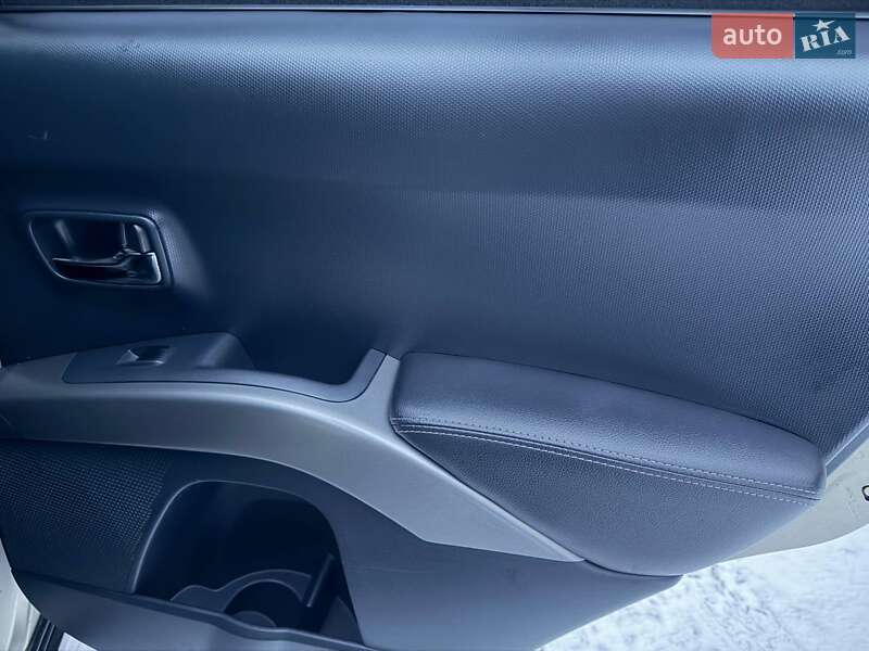 Внедорожник / Кроссовер Mitsubishi Outlander 2007 в Ахтырке